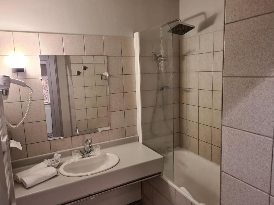 Garabit Hotel Anglards de Saint Flour Exteriör bild