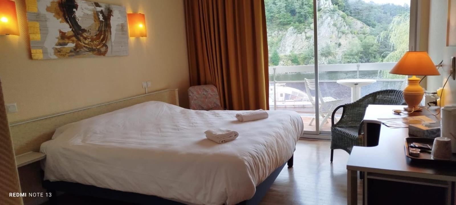 Garabit Hotel Anglards de Saint Flour Exteriör bild