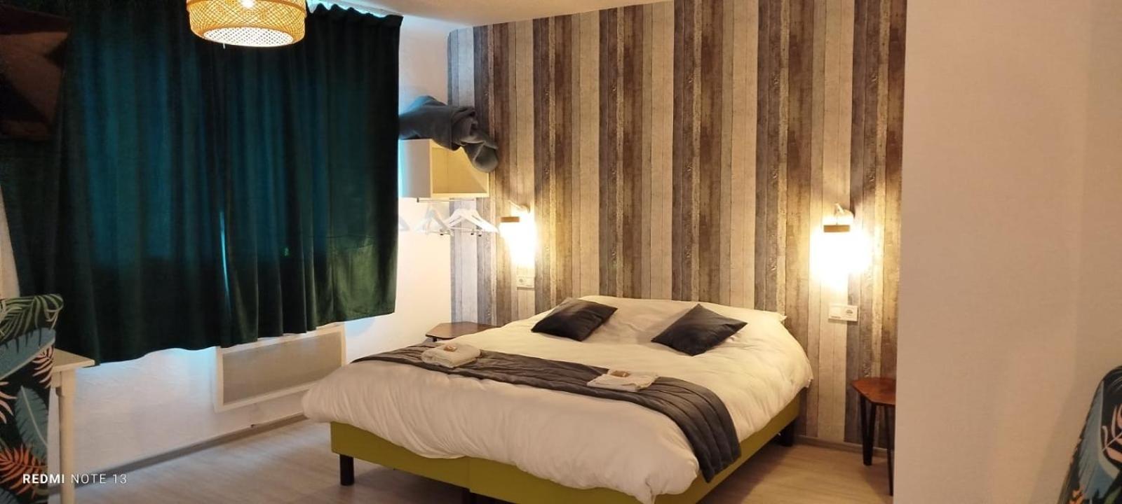 Garabit Hotel Anglards de Saint Flour Exteriör bild