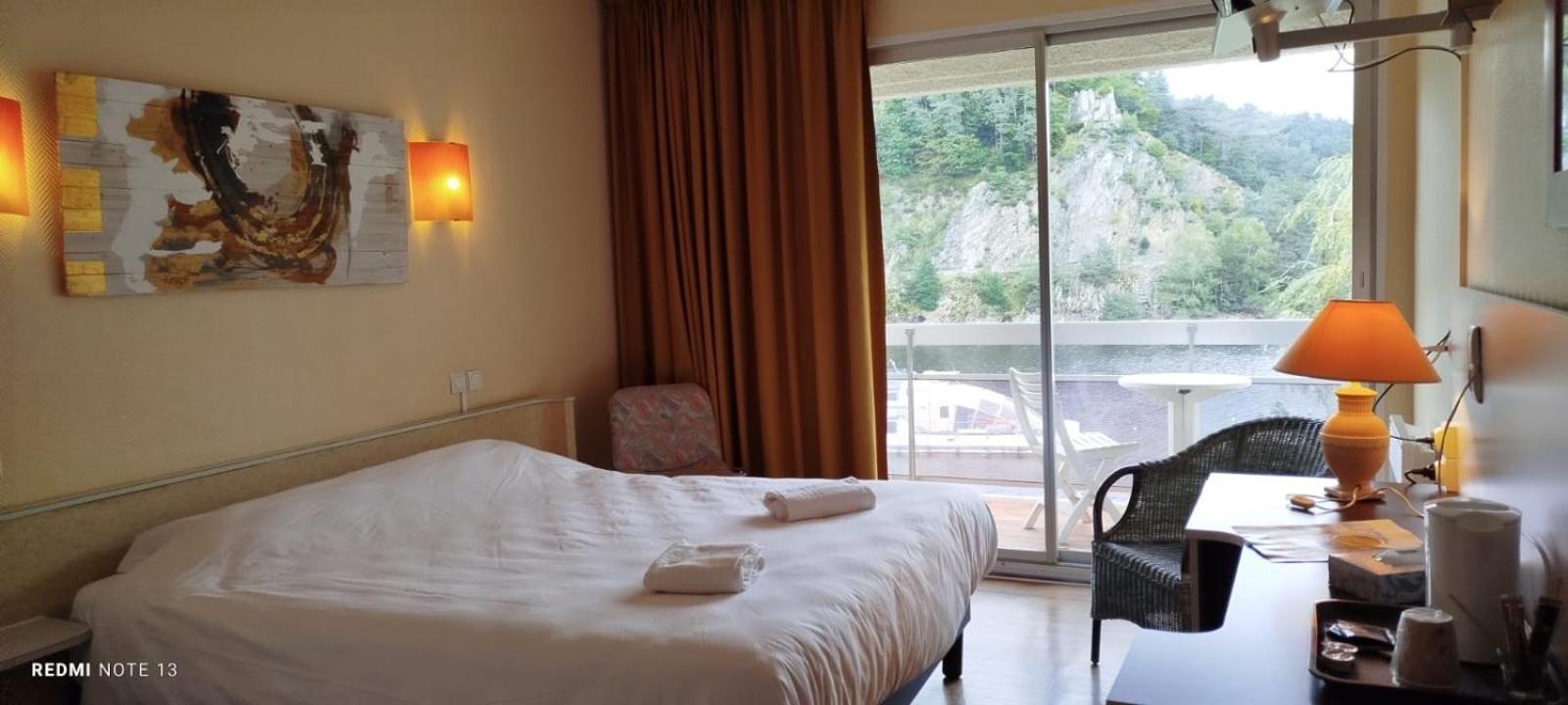 Garabit Hotel Anglards de Saint Flour Exteriör bild